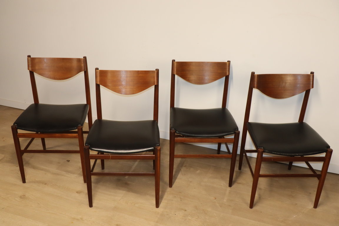 Série de 4 chaises italiennes par Gianfranco Frattini en teck, 1960