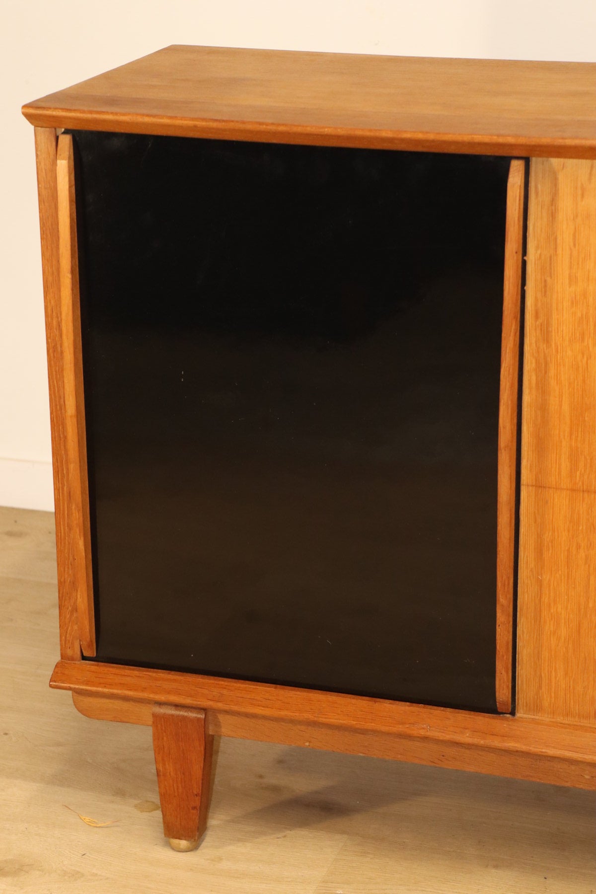 Meuble d'appoint vintage à portes coulissantes, 1960