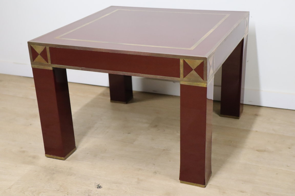Table basse vintage Jean-Claude Mahey en bois laqué et laiton, 1970
