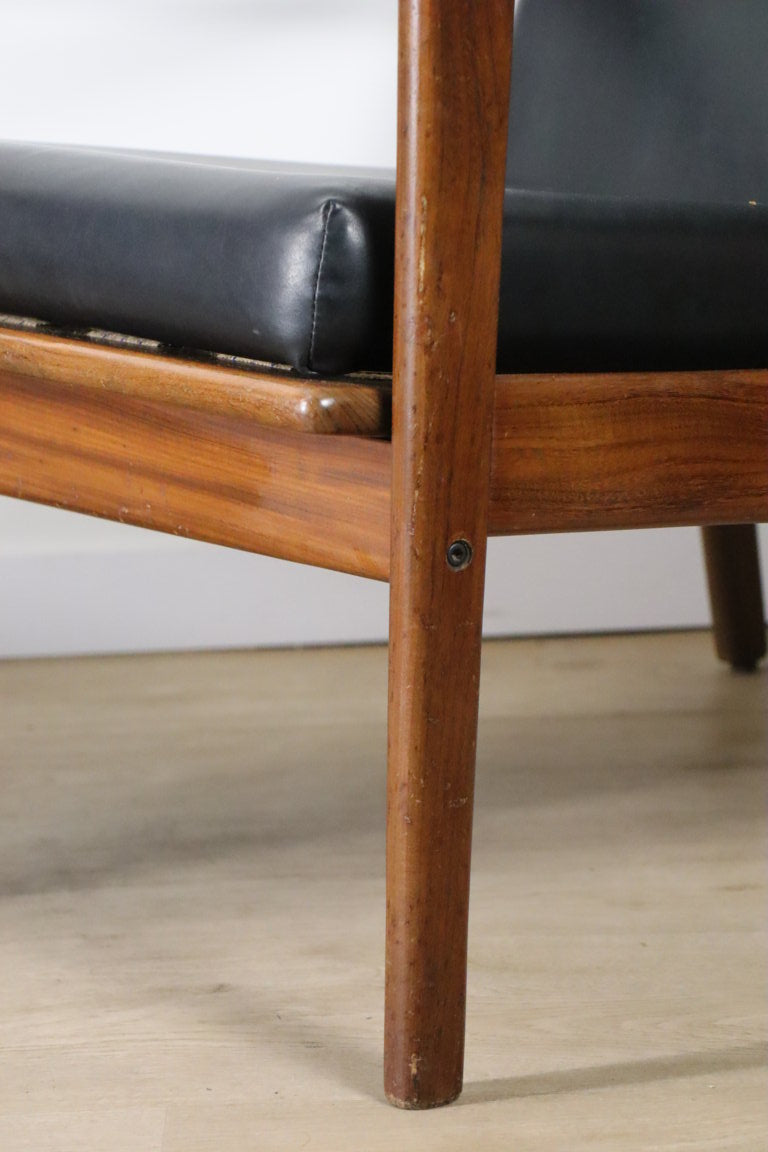 Paire de fauteuils scandinave en teck et skai, 1960