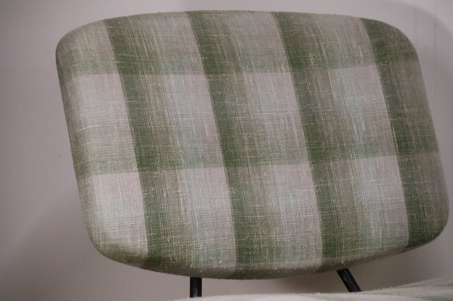 Paire de chauffeuses vintage de Pierre Paulin modèle CM190