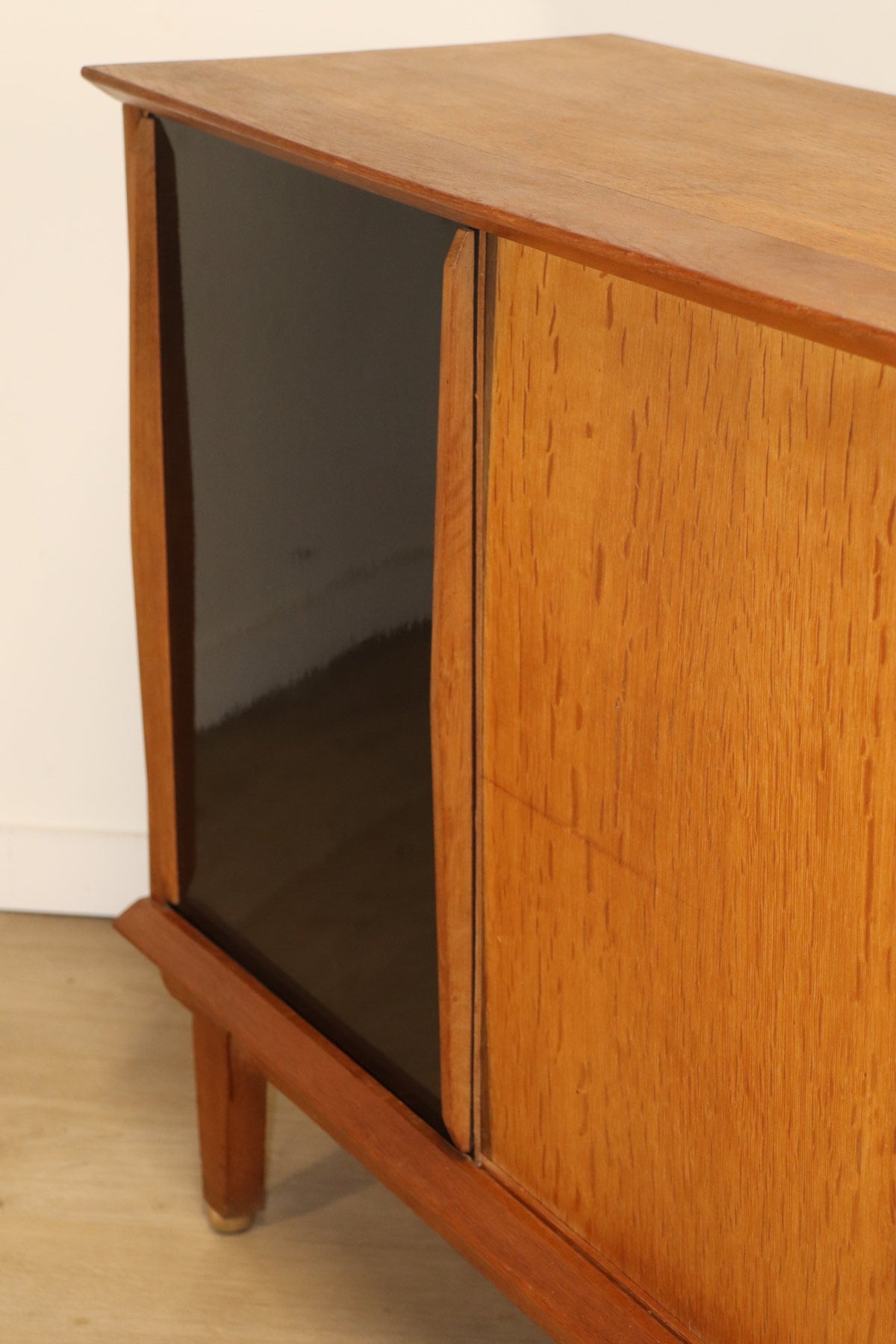 Meuble d'appoint vintage à portes coulissantes, 1960