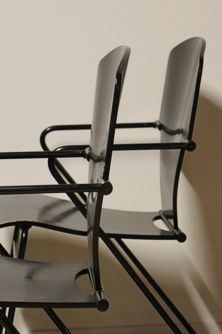 Série de 4 chaises minimaliste modèle "EGOA 300" par Josep Mora