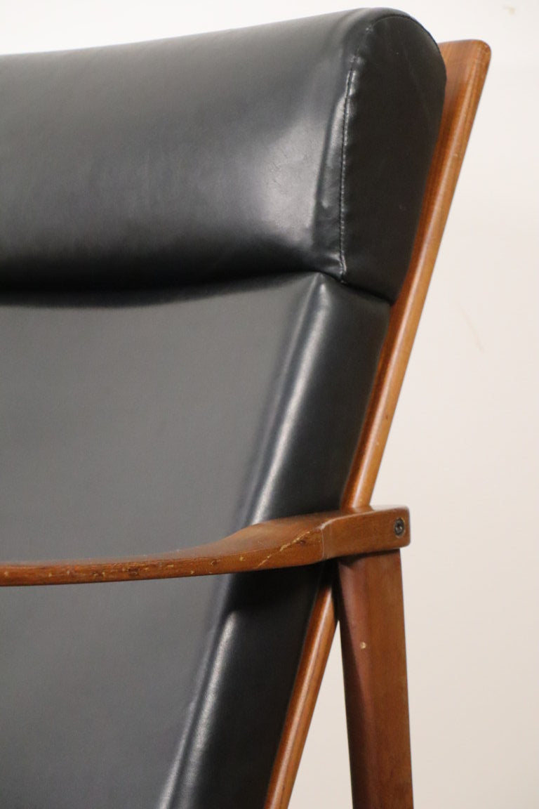Paire de fauteuils scandinave en teck et skai, 1960