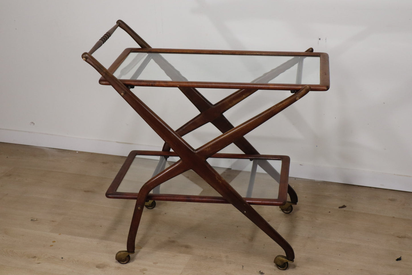 Desserte roulante vintage en bois et verre, 1960