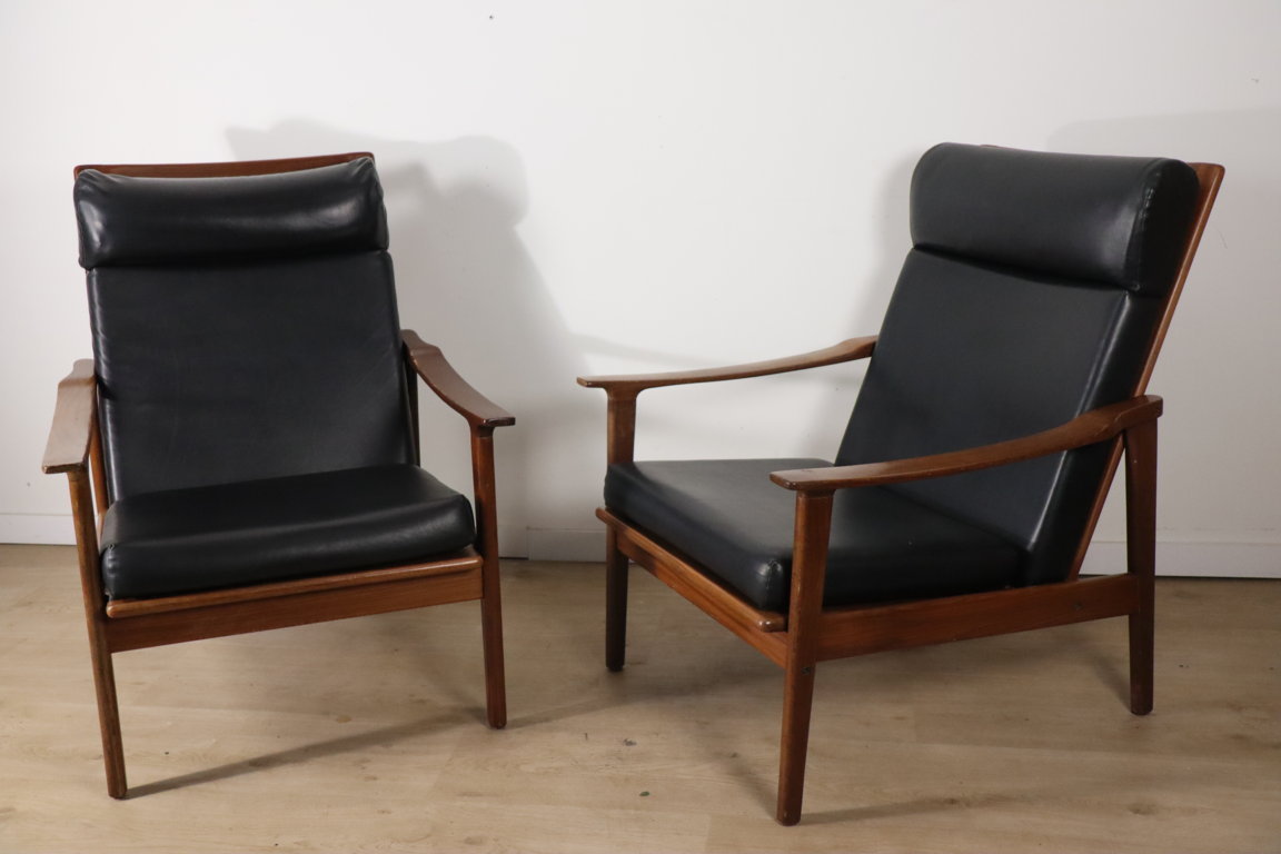 Paire de fauteuils scandinave en teck et skai, 1960