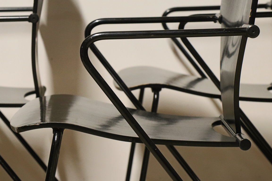 Série de 4 chaises minimaliste modèle "EGOA 300" par Josep Mora