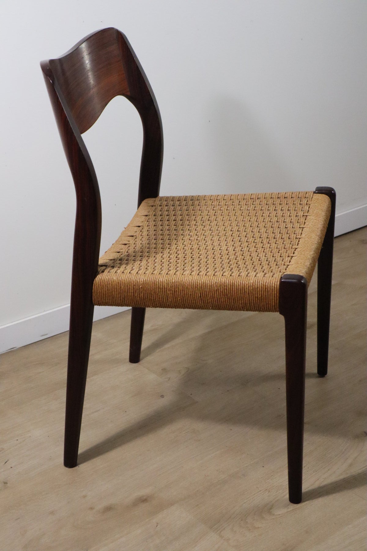 Chaise scandinave modèle 71 par Niels Otto Moller en teck et corde