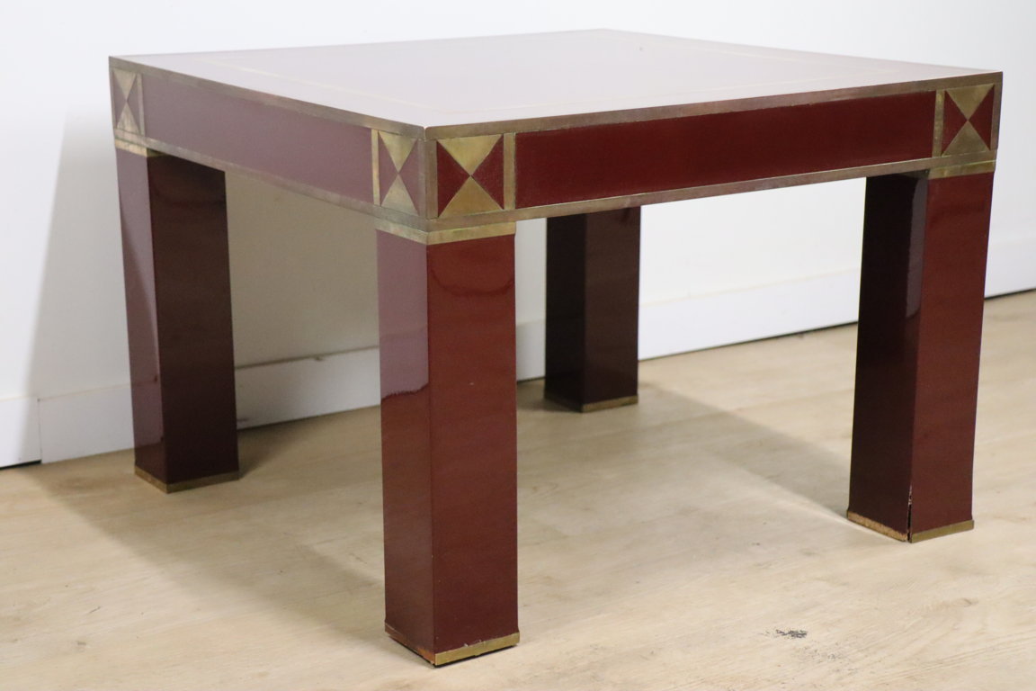 Table basse vintage Jean-Claude Mahey en bois laqué et laiton, 1970