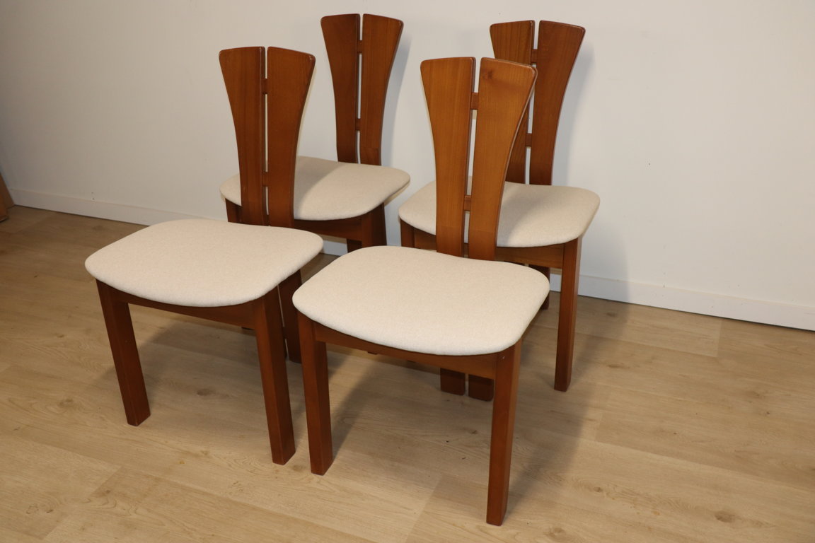 Série de 4 chaises vintage en orme et tissu, 1970