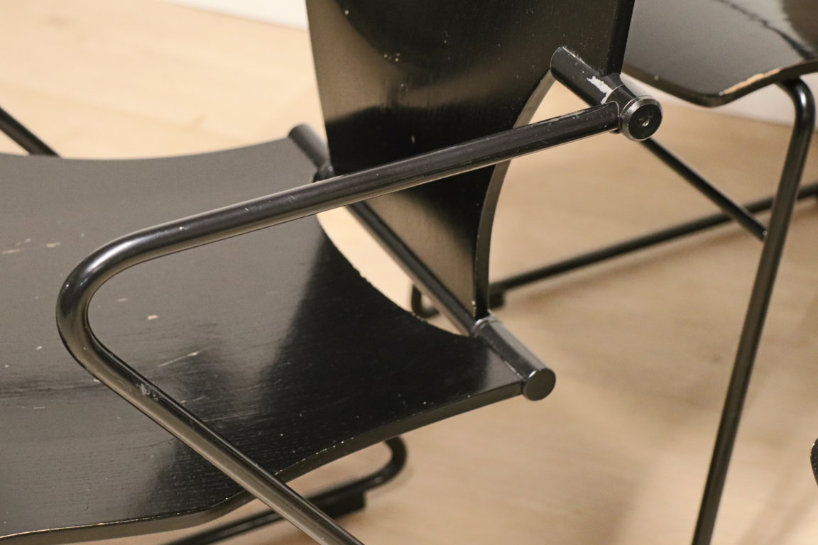 Série de 4 chaises minimaliste modèle "EGOA 300" par Josep Mora