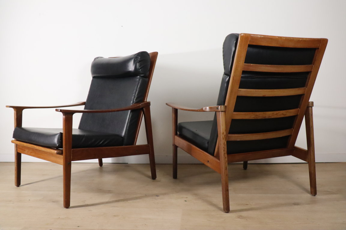 Paire de fauteuils scandinave en teck et skai, 1960