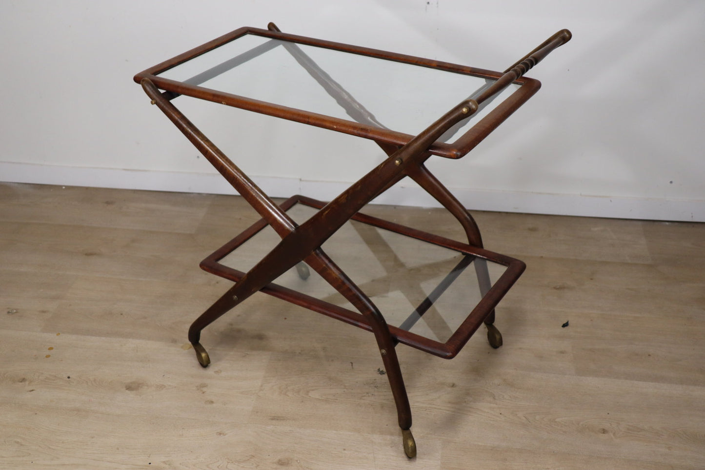 Desserte roulante vintage en bois et verre, 1960