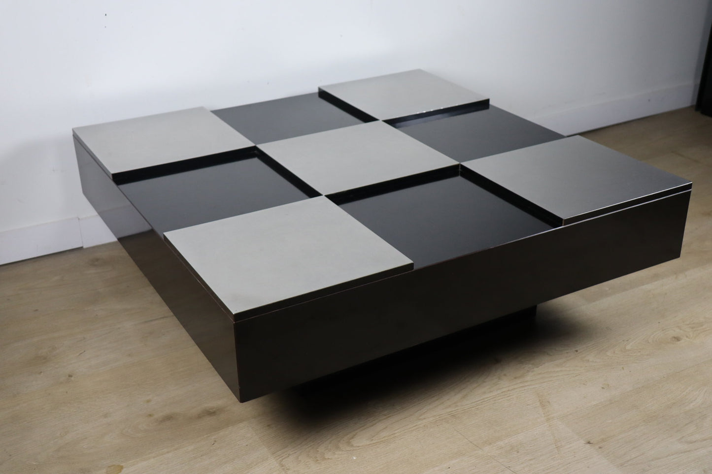 Table basse vintage en bois laqué et aluminium - Années 70