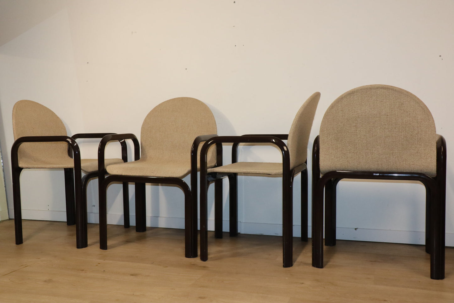 Ensemble de 4 chaises par Gae Aulenti pour Knoll