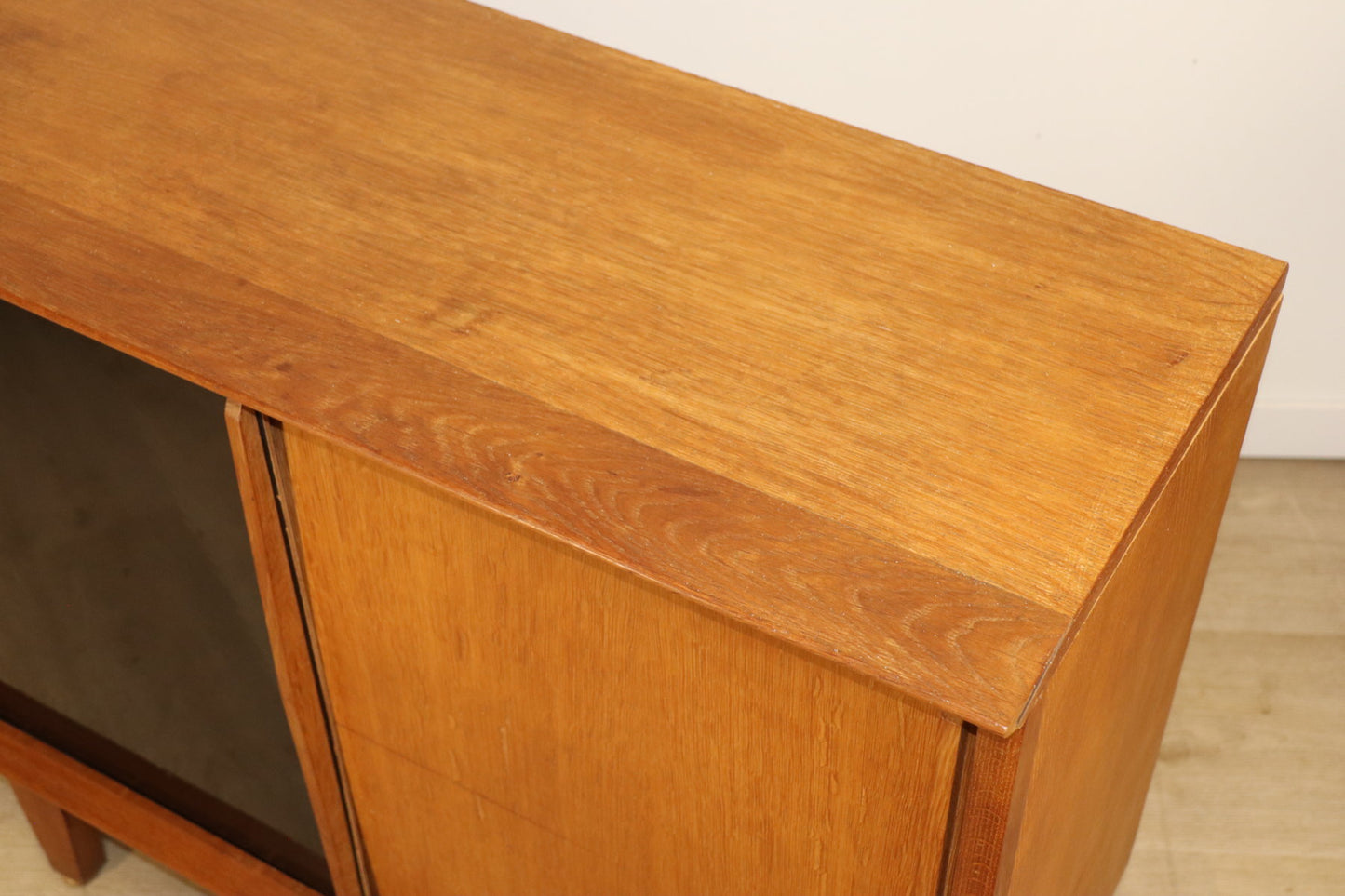 Meuble d'appoint vintage à portes coulissantes, 1960