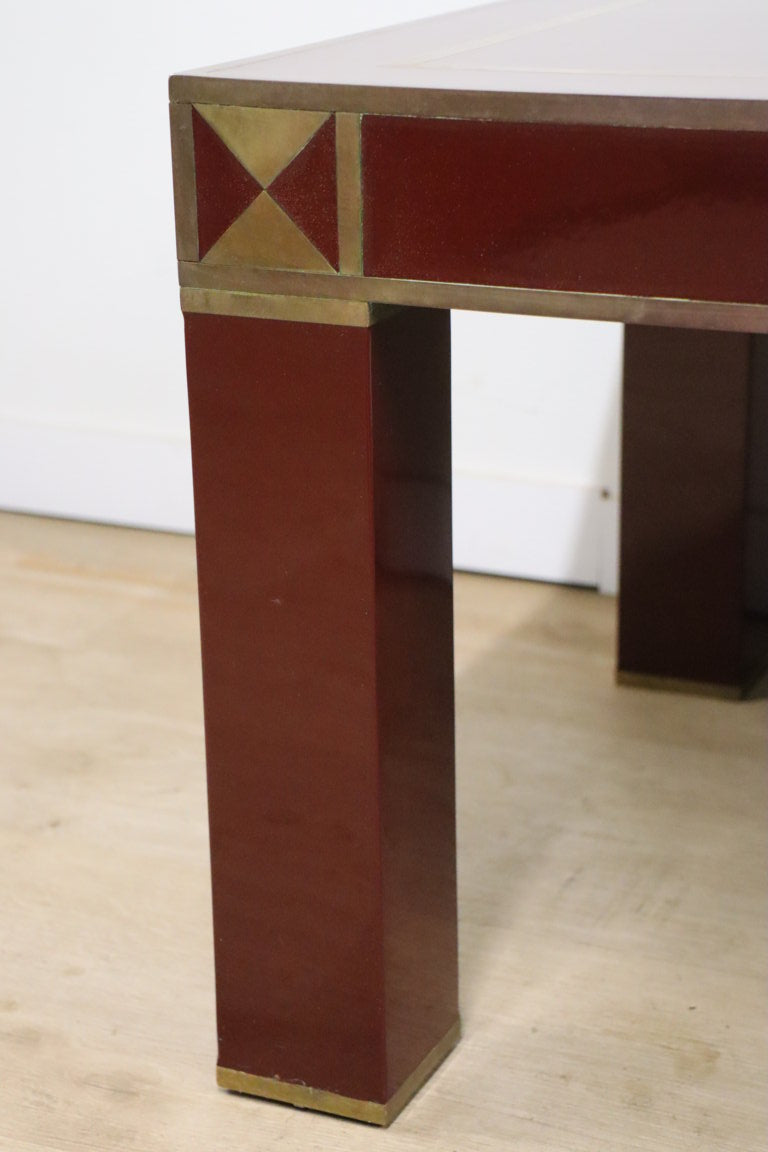 Table basse vintage Jean-Claude Mahey en bois laqué et laiton, 1970