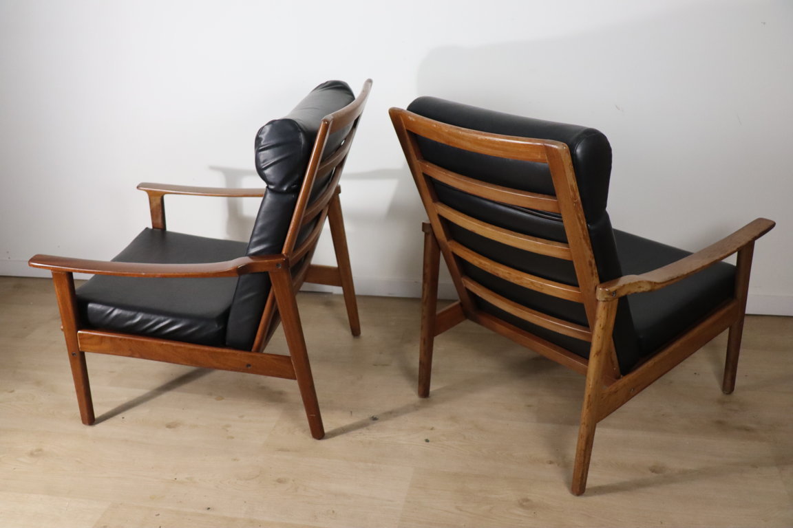 Paire de fauteuils scandinave en teck et skai, 1960