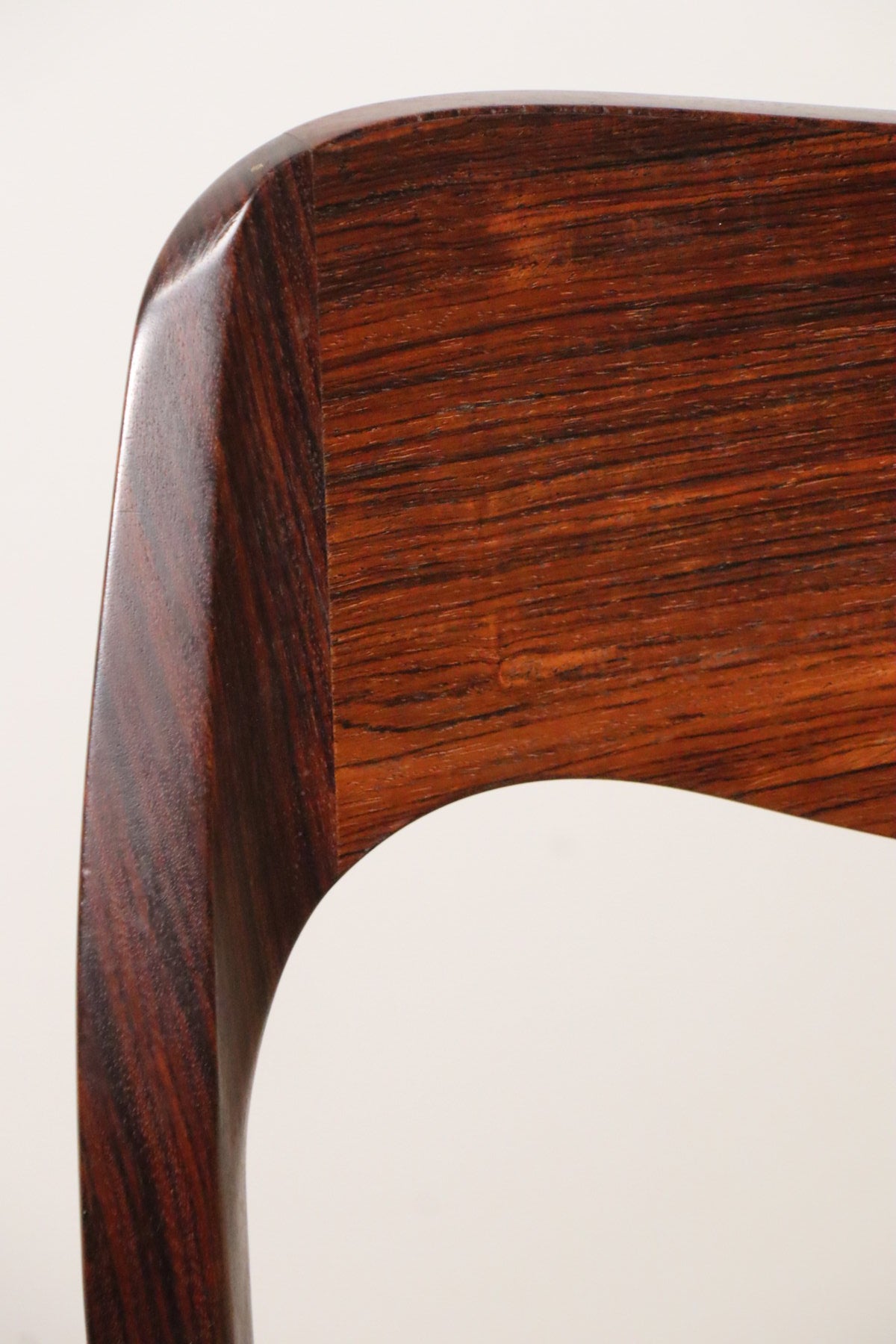 Chaise scandinave modèle 71 par Niels Otto Moller en teck et corde