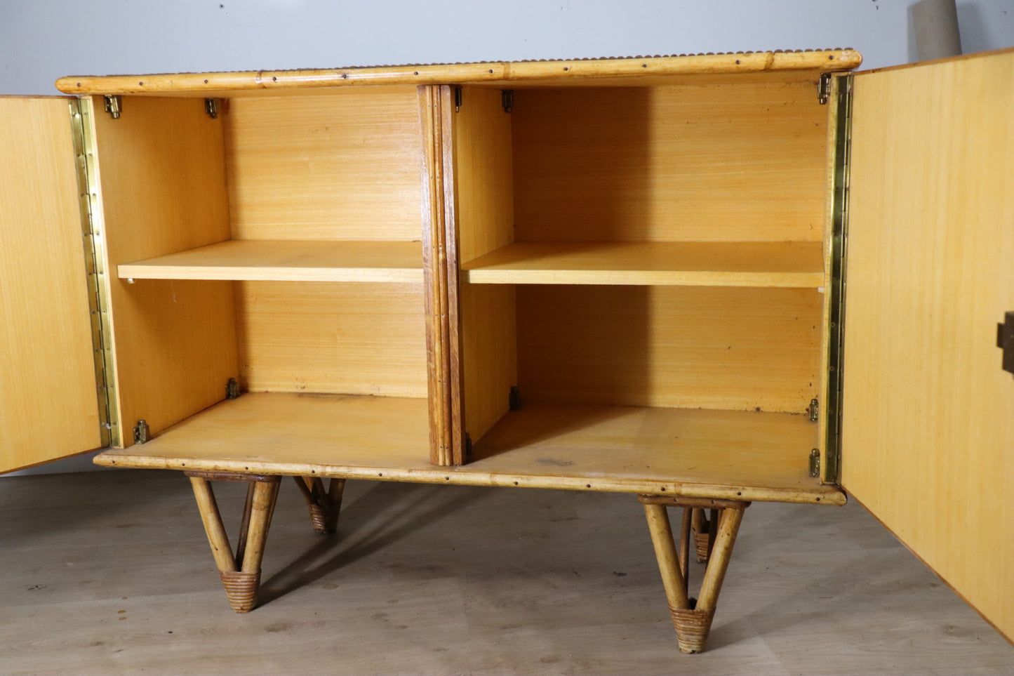 Buffet vintage en rotin tressé – 1960