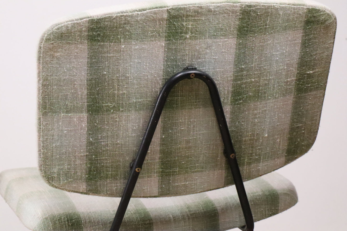 Paire de chauffeuses vintage de Pierre Paulin modèle CM190