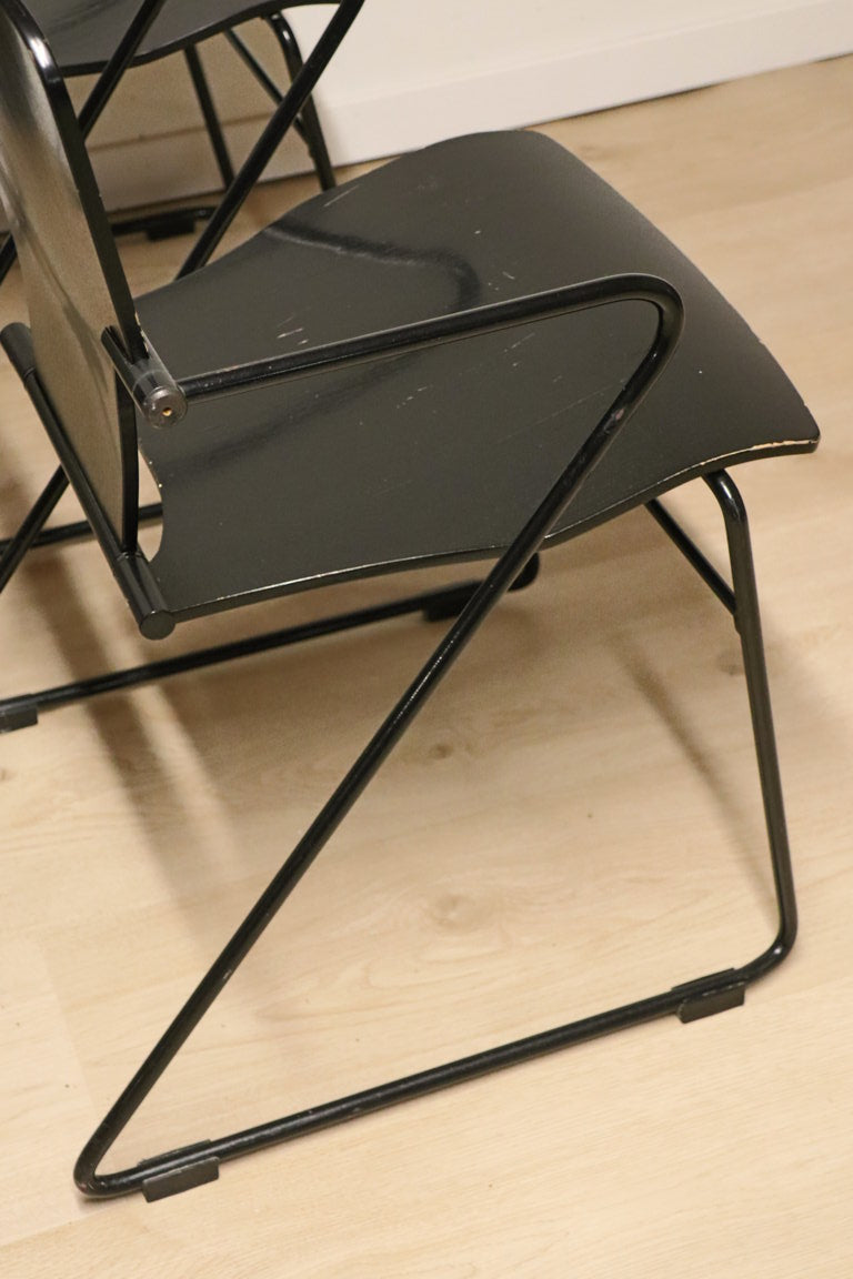 Série de 4 chaises minimaliste modèle "EGOA 300" par Josep Mora