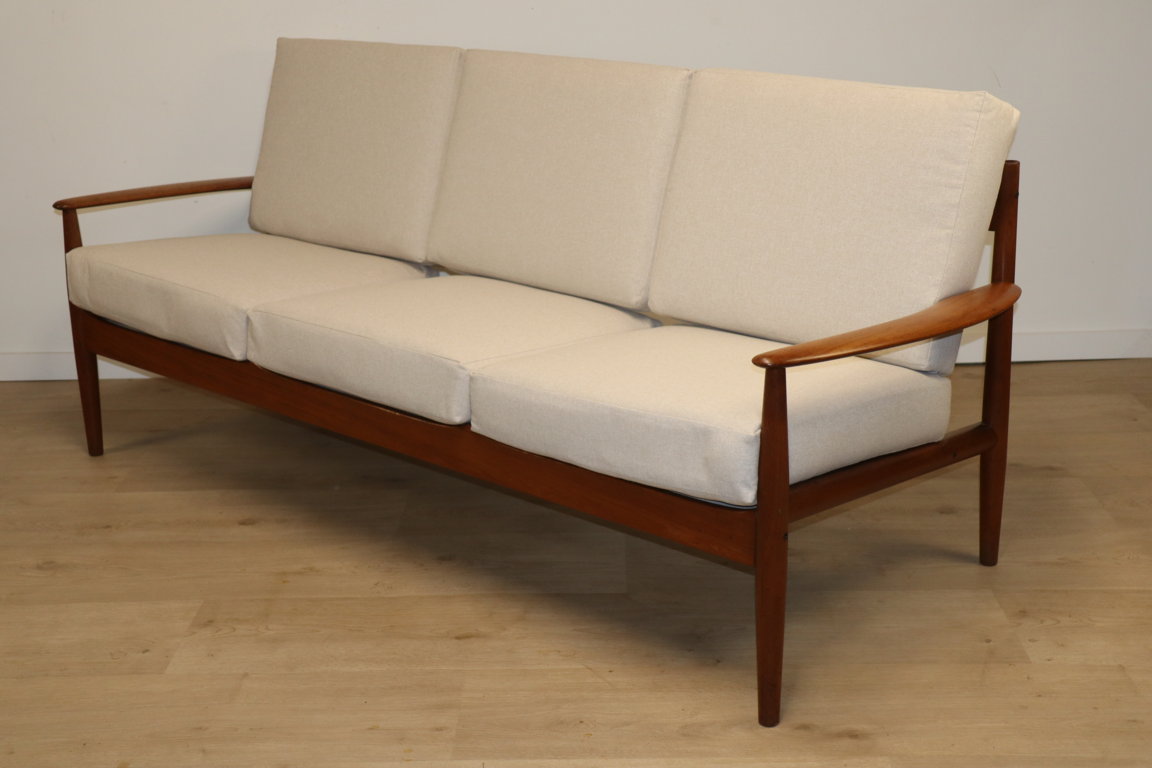 Canapé scandinave par Grete Jalk édition France & Son, 1960