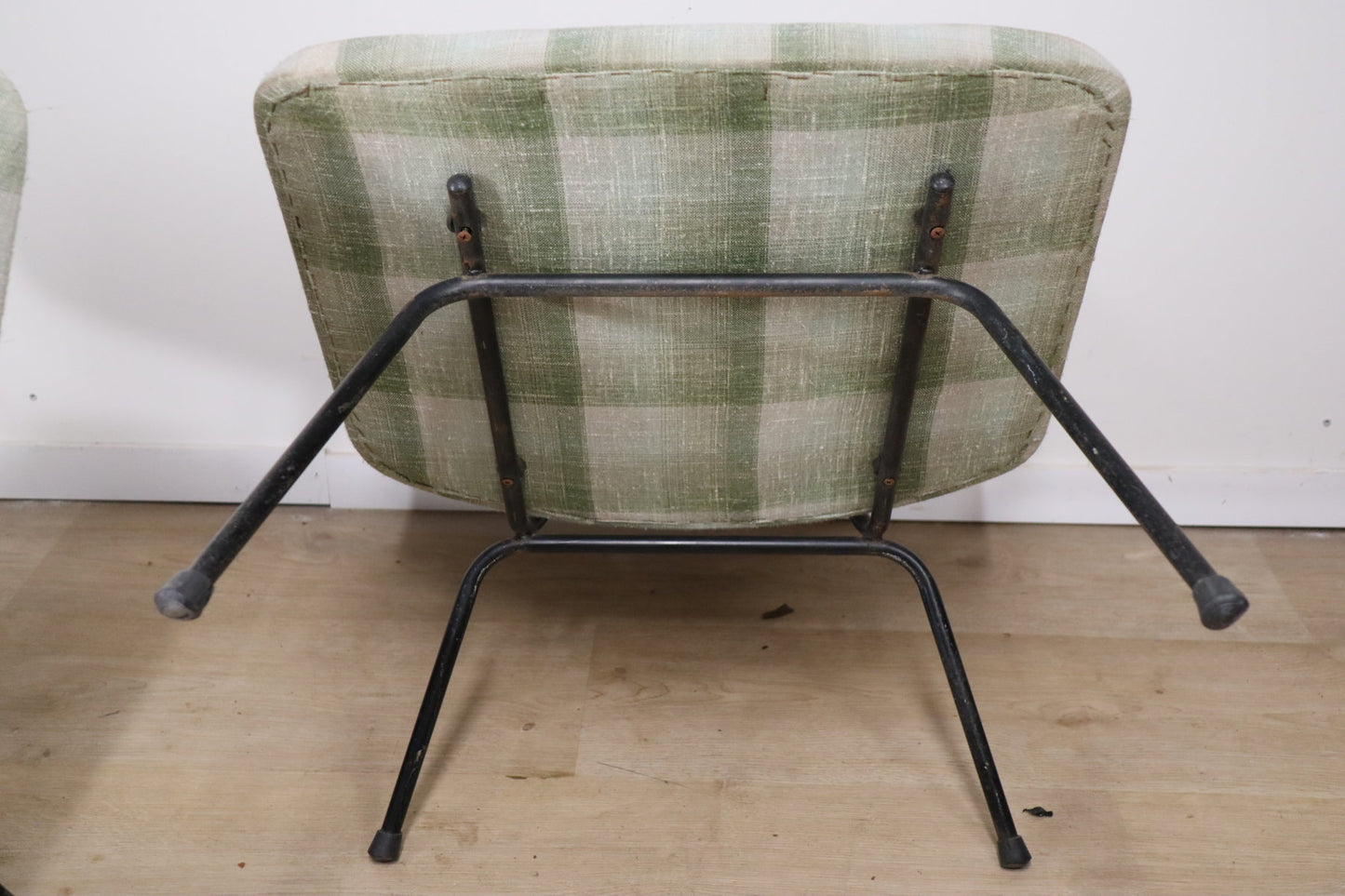 Paire de chauffeuses vintage de Pierre Paulin modèle CM190