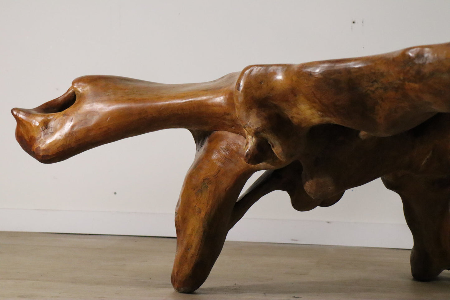 Table basse sculpturale "Racine" brutaliste en orme massif