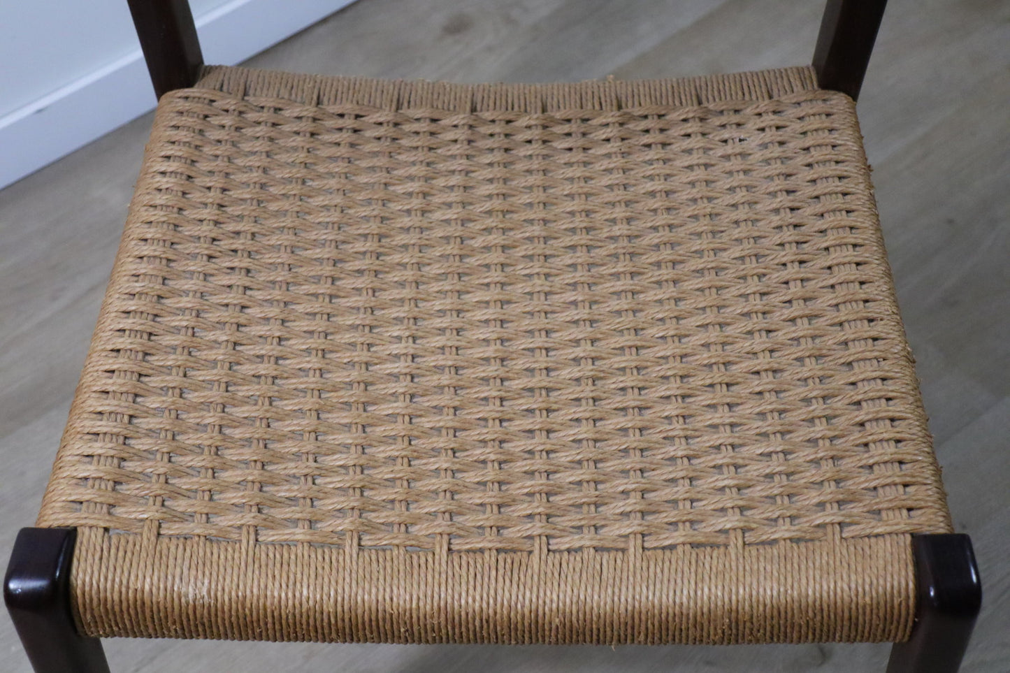 Chaise scandinave modèle 71 par Niels Otto Moller en teck et corde