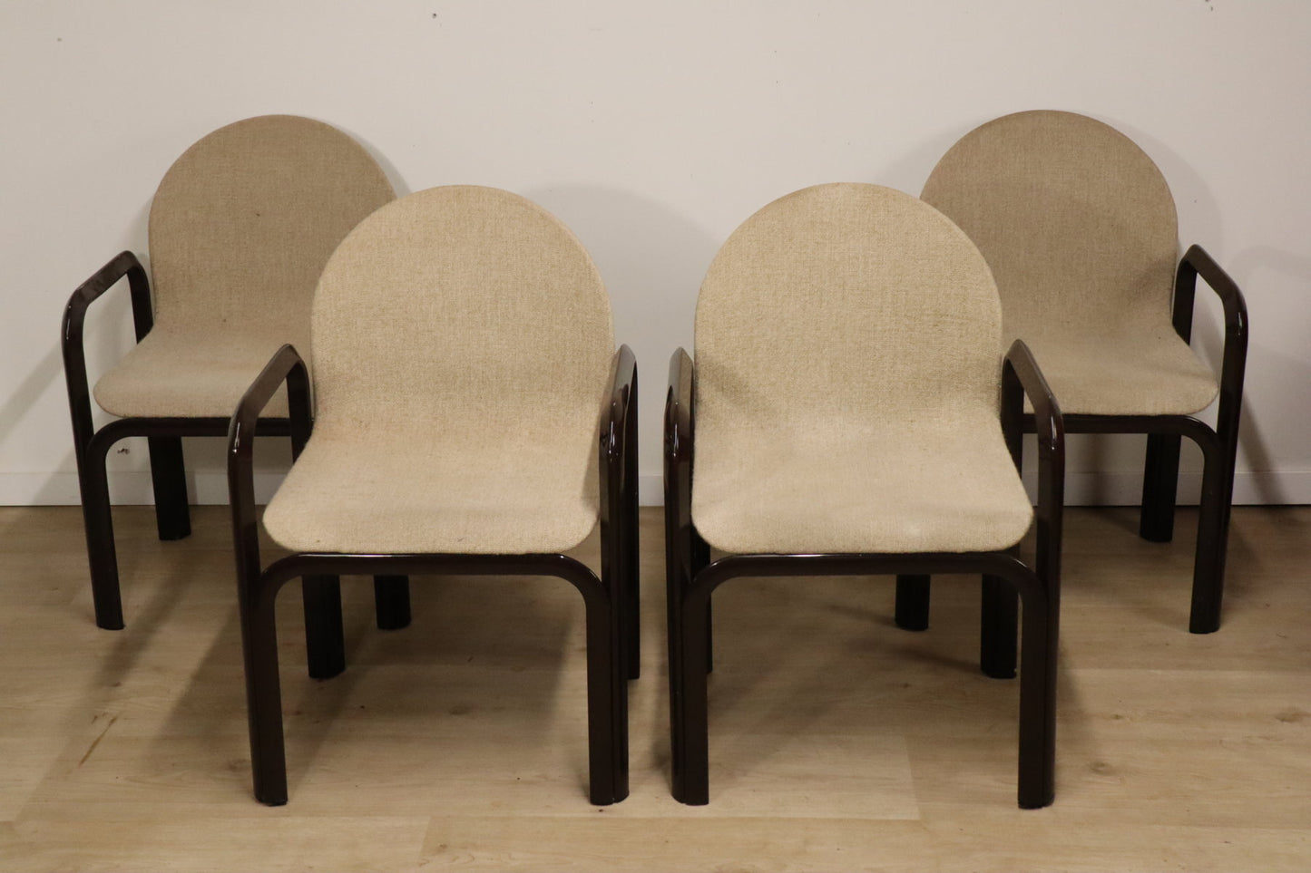 Ensemble de 4 chaises par Gae Aulenti pour Knoll