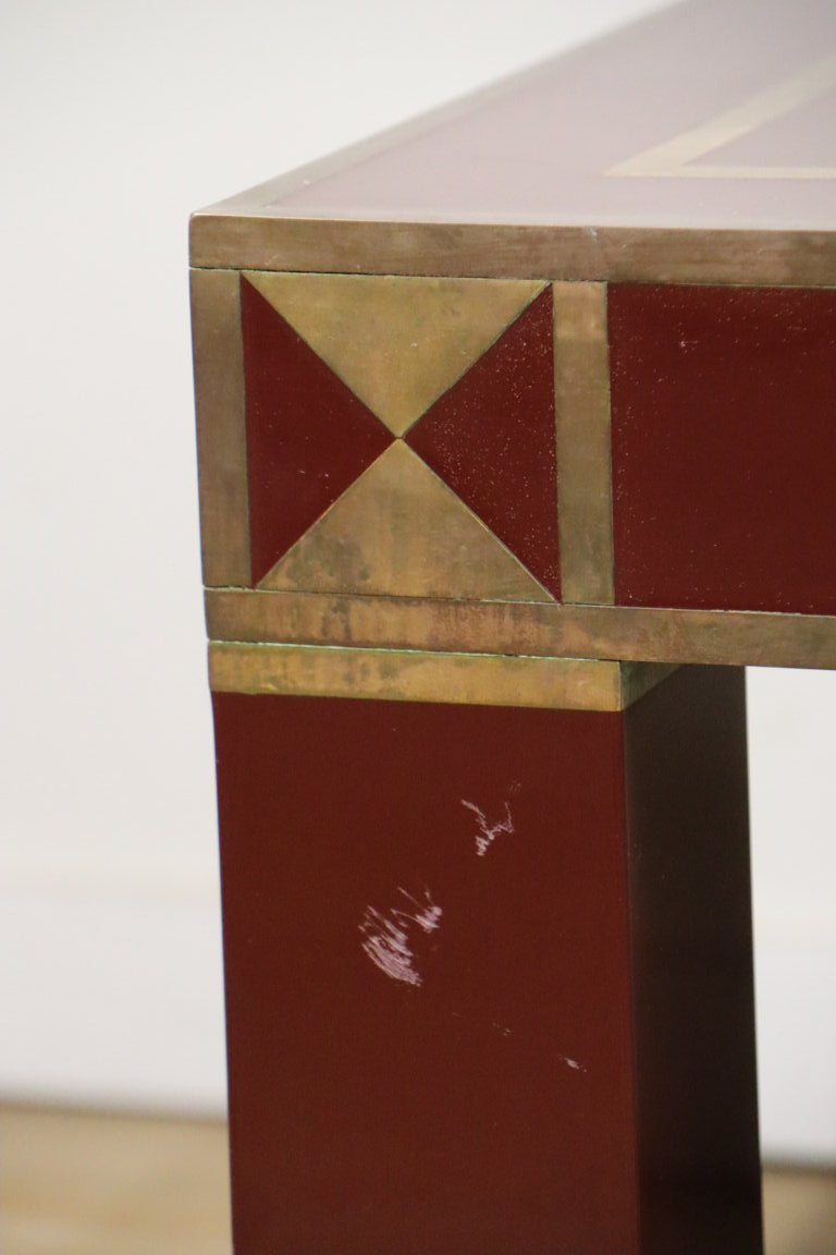 Table basse vintage Jean-Claude Mahey en bois laqué et laiton, 1970