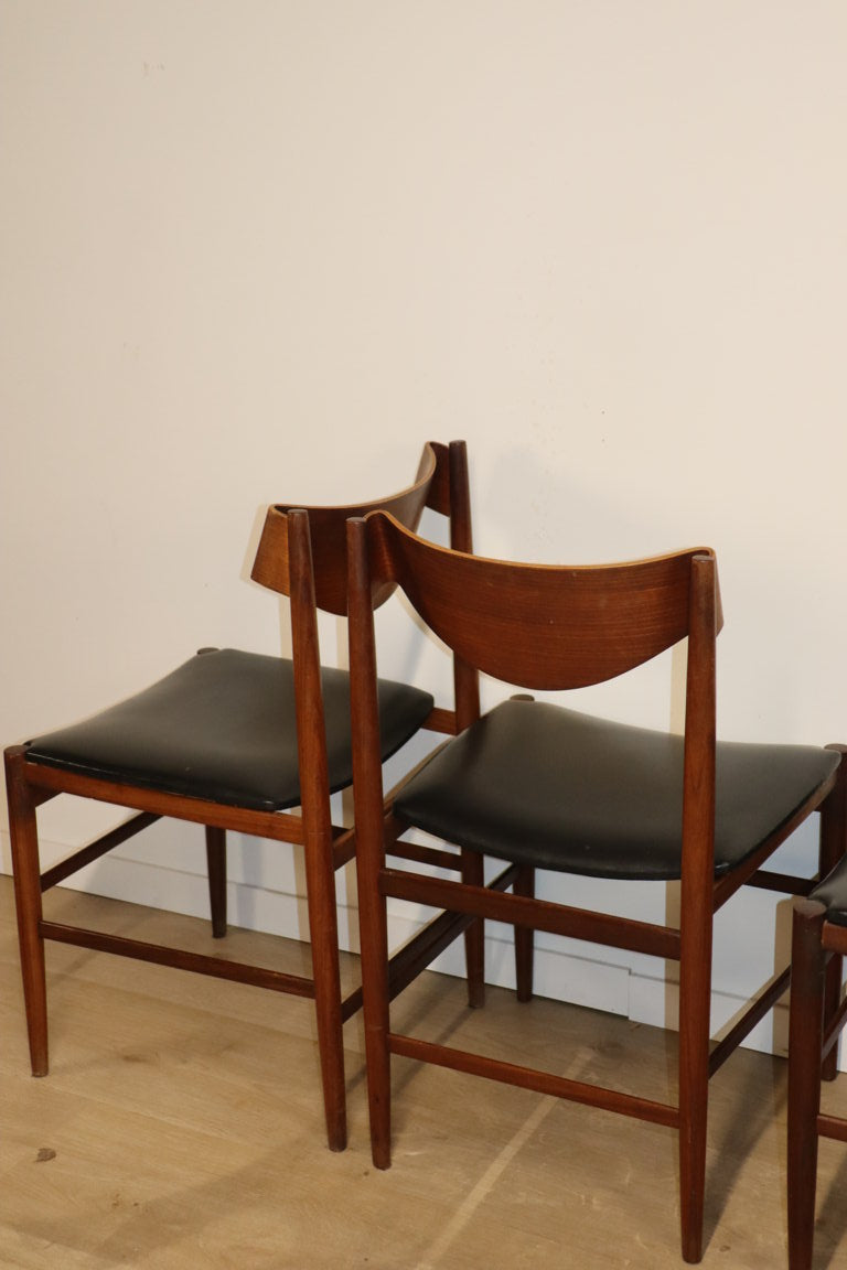 Série de 4 chaises italiennes par Gianfranco Frattini en teck, 1960