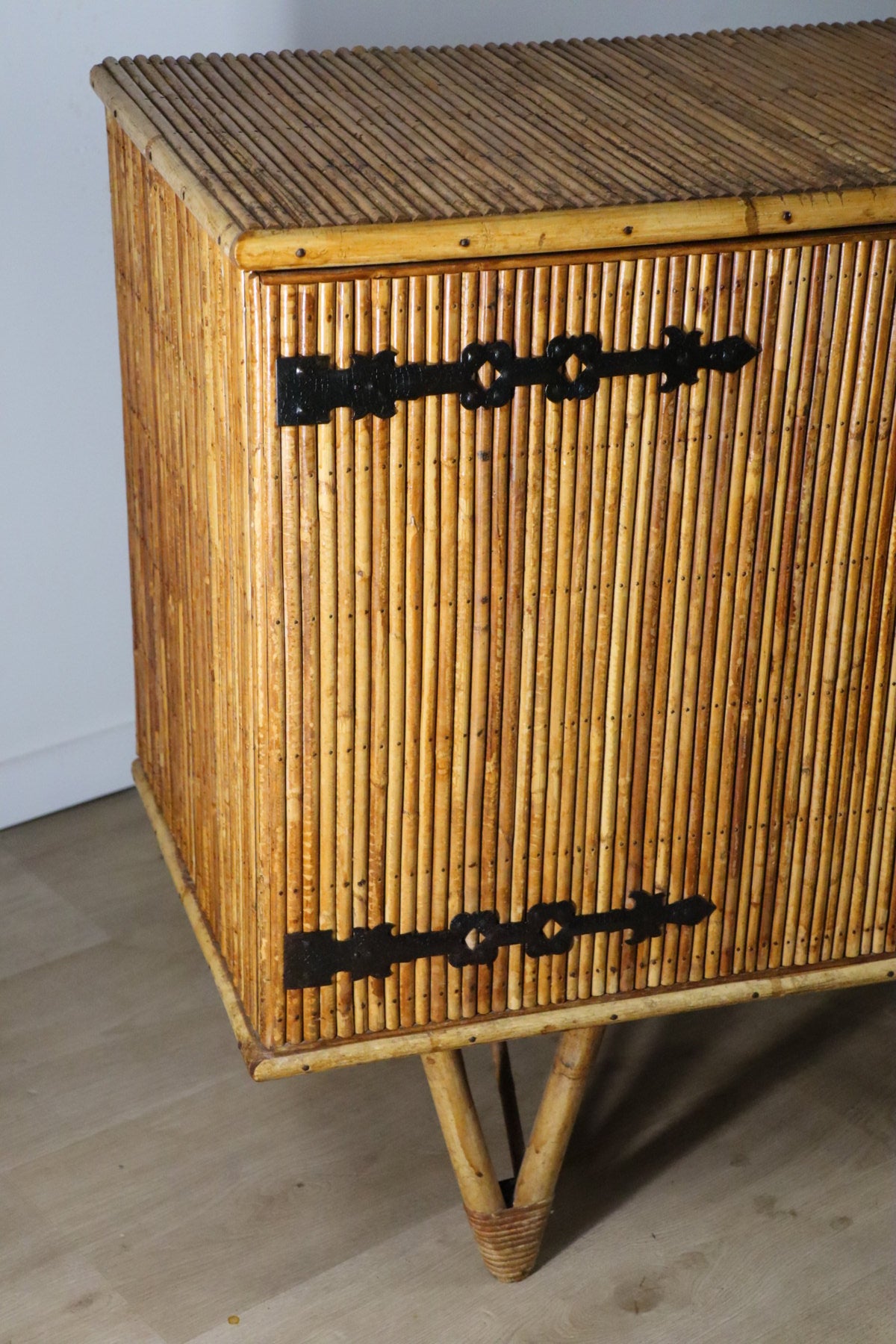 Buffet vintage en rotin tressé – 1960