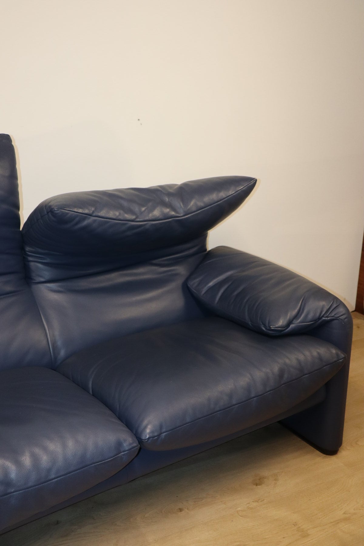 Canapé Maralunga 3 places cuir par Vico Magistretti pour Cassina