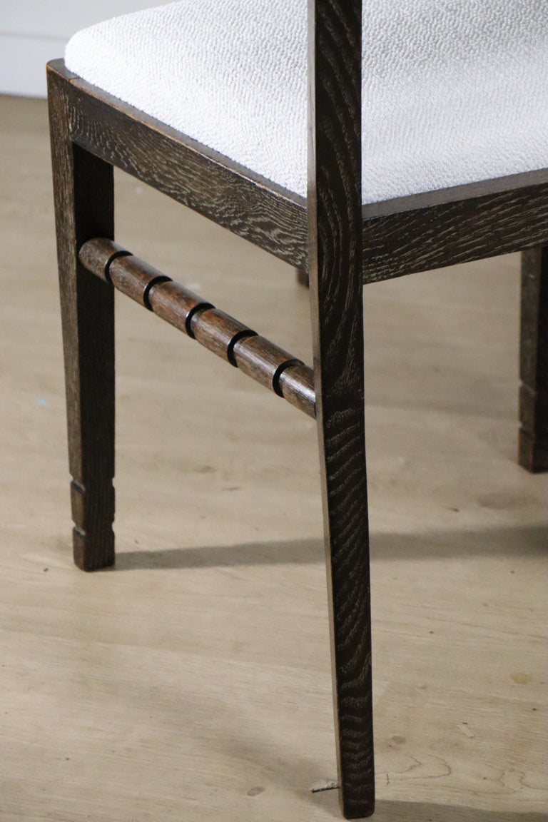Série de 4 chaises moderniste en chêne et tissu bouclette, 1940