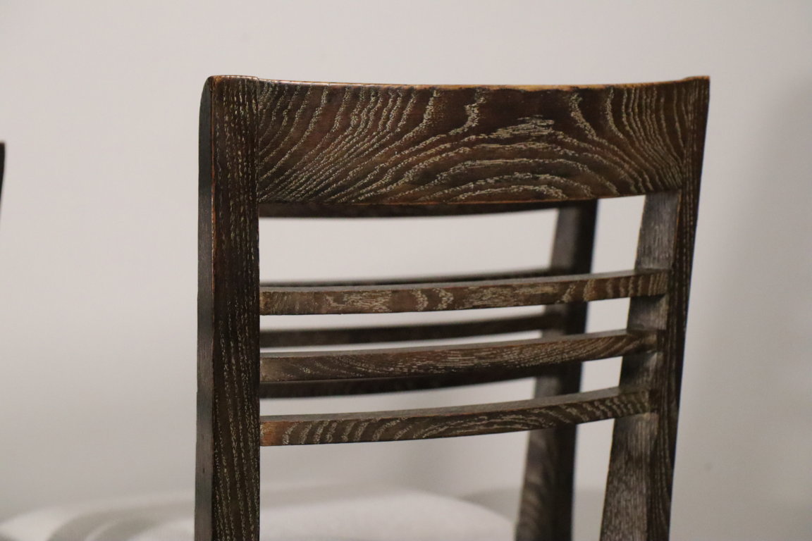 Série de 4 chaises moderniste en chêne et tissu bouclette, 1940