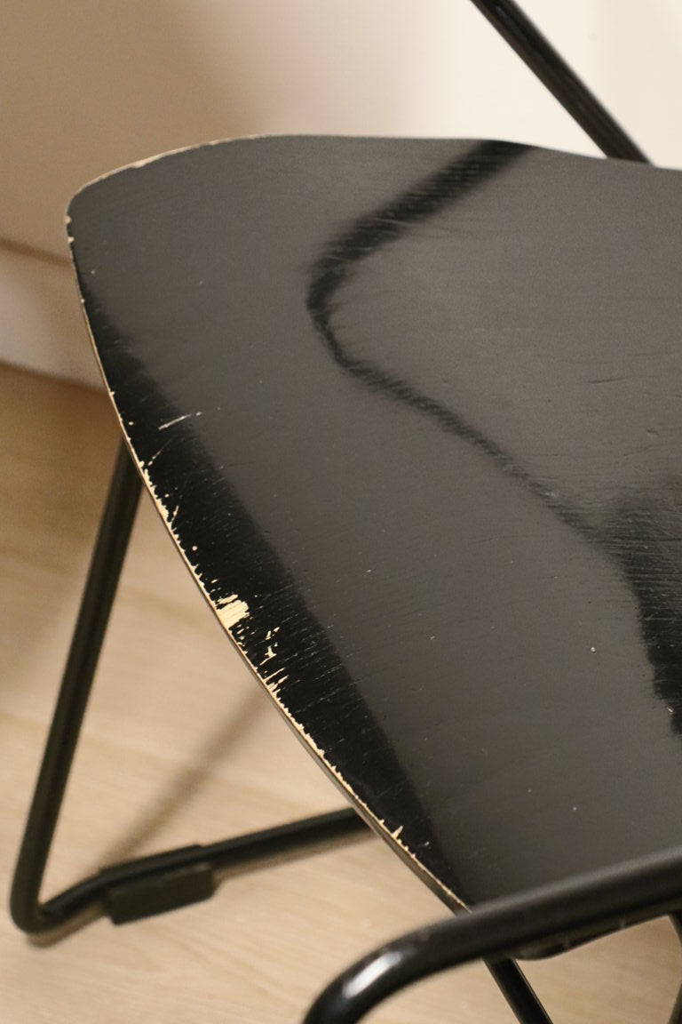 Série de 6 chaises minimaliste modèle "EGOA 300" par Josep Mora
