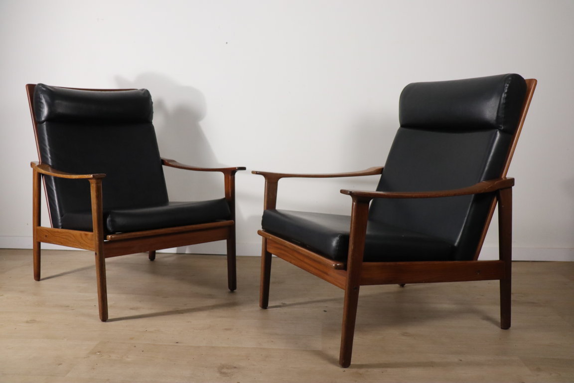 Paire de fauteuils scandinave en teck et skai, 1960
