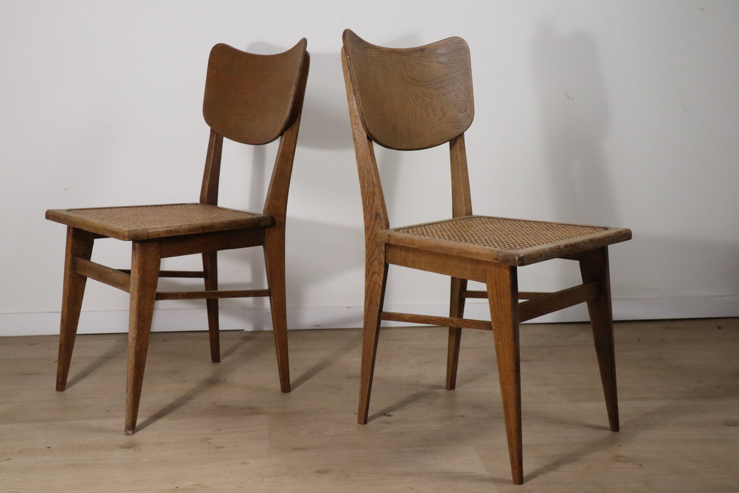 Paire de chaises vintage en chêne et cannage, 1950