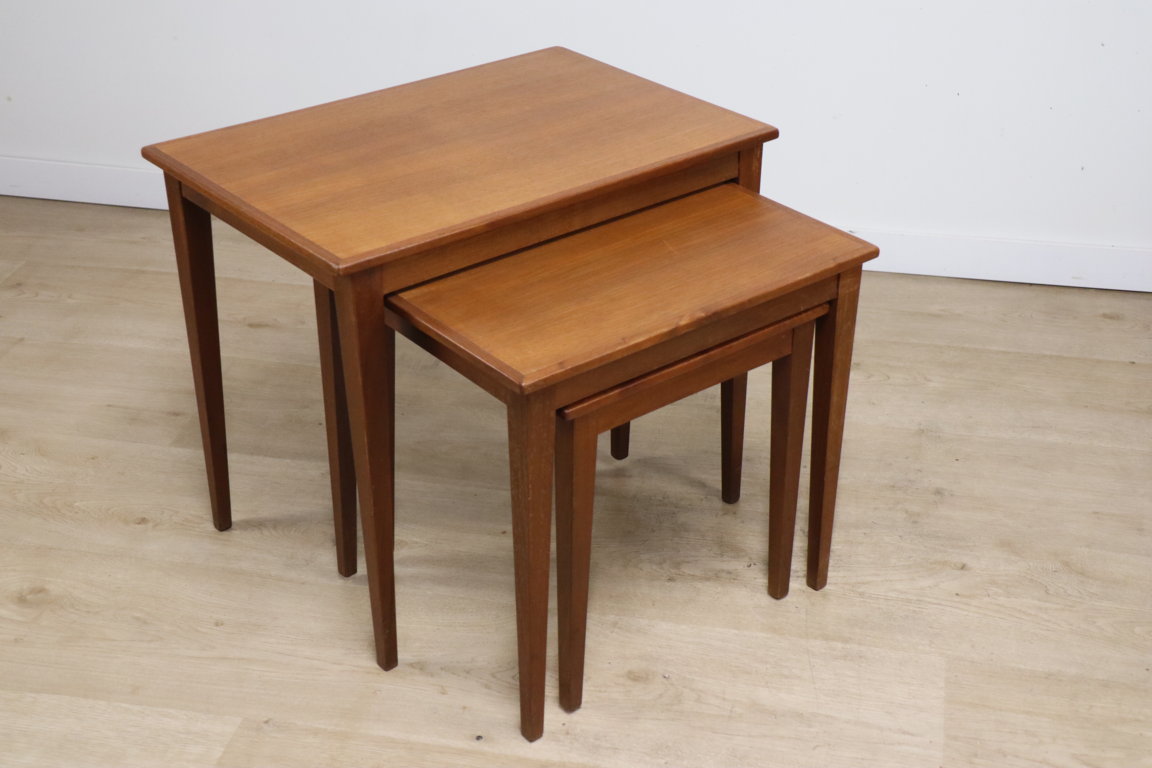 Tables gigognes scandinave "Kvalitet Form Funktion" en teck, 1960