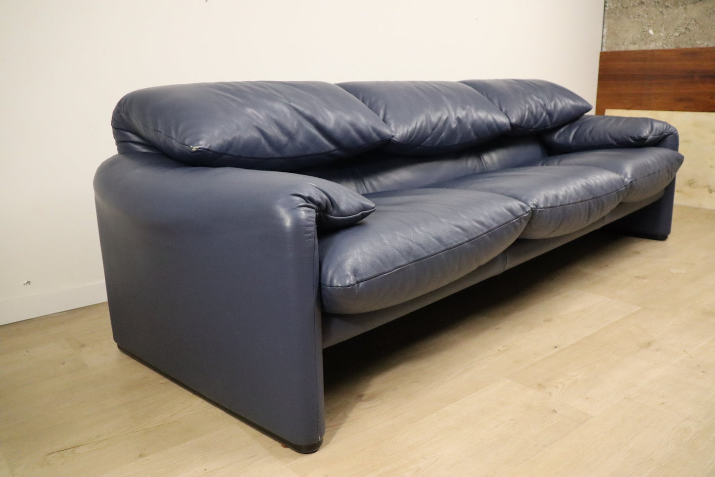 Canapé Maralunga 3 places cuir par Vico Magistretti pour Cassina