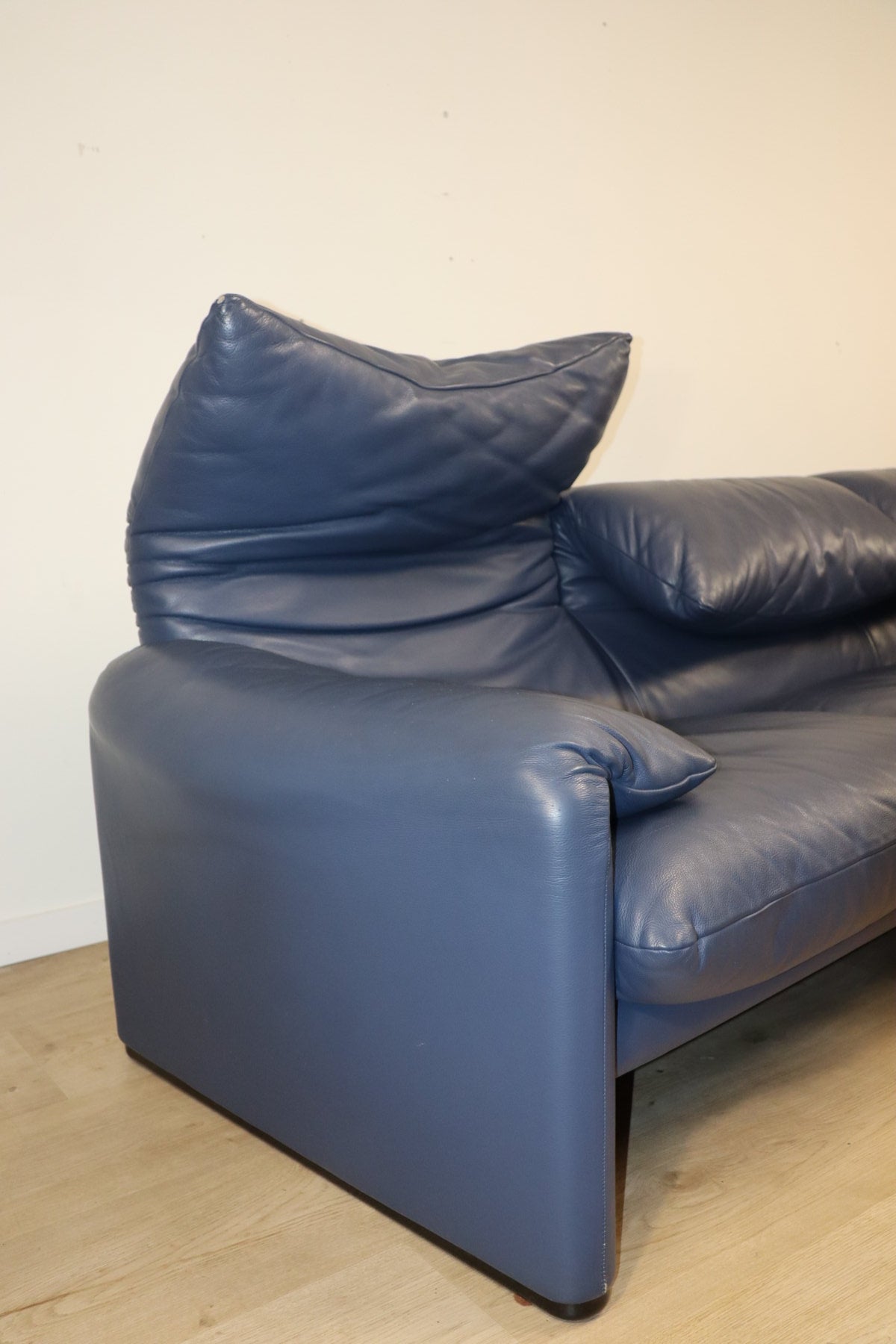 Canapé Maralunga 3 places cuir par Vico Magistretti pour Cassina