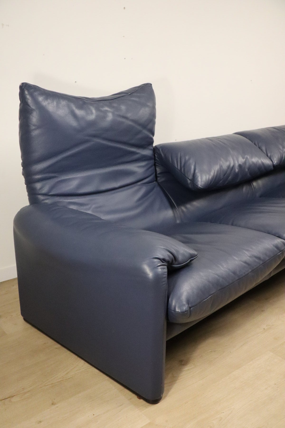 Canapé Maralunga 3 places cuir par Vico Magistretti pour Cassina