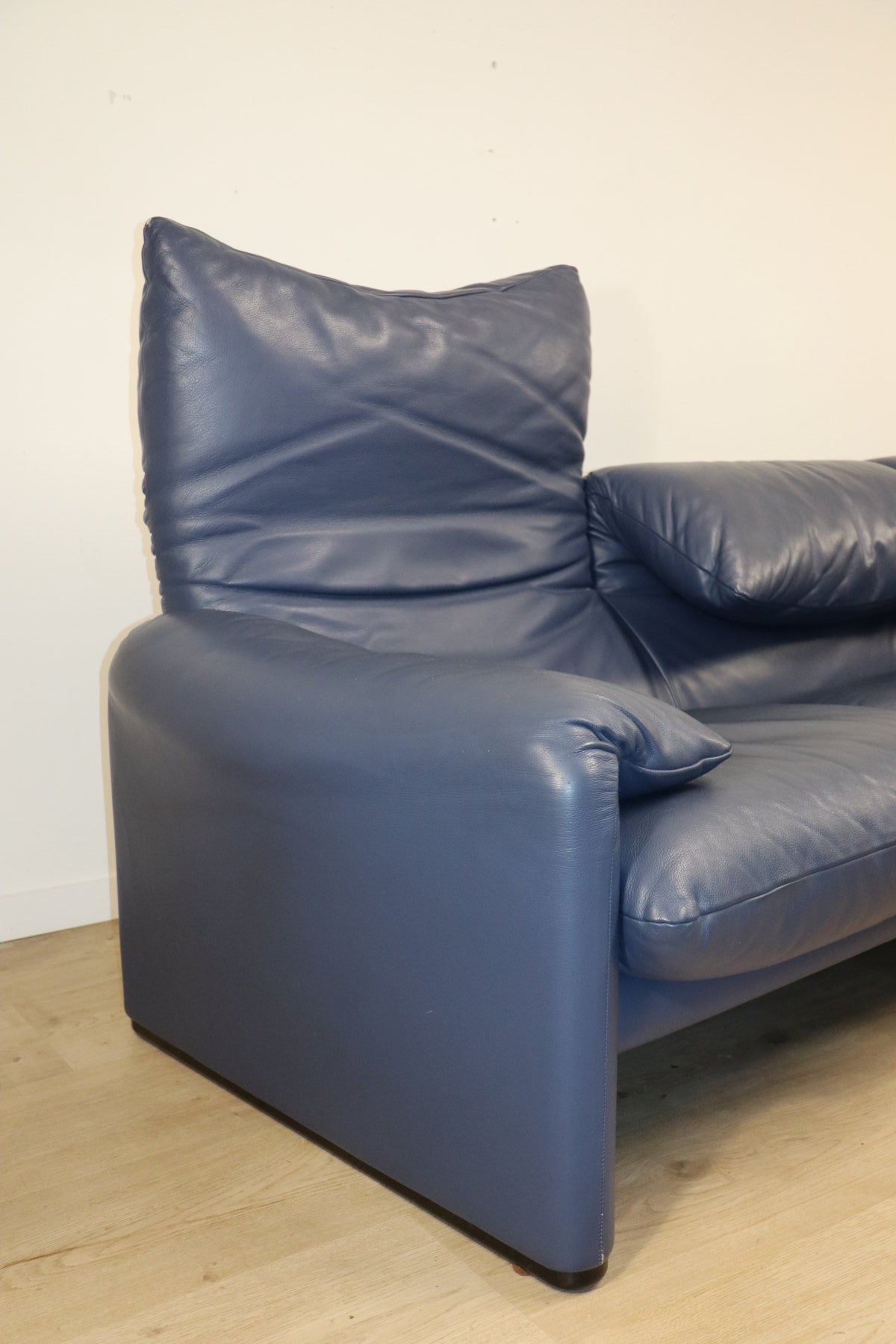 Canapé Maralunga 3 places cuir par Vico Magistretti pour Cassina