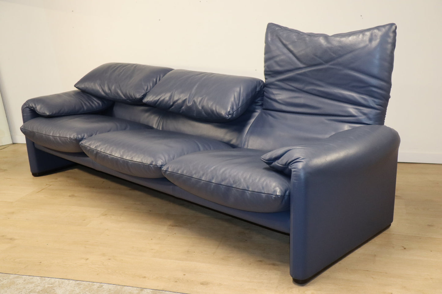 Canapé Maralunga 3 places cuir par Vico Magistretti pour Cassina