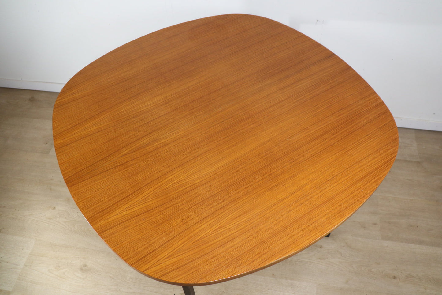 Table extensible en teck de Pierre Guariche édition Minvielle, 1960