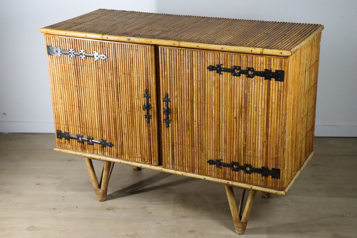 Buffet vintage en rotin tressé – 1960