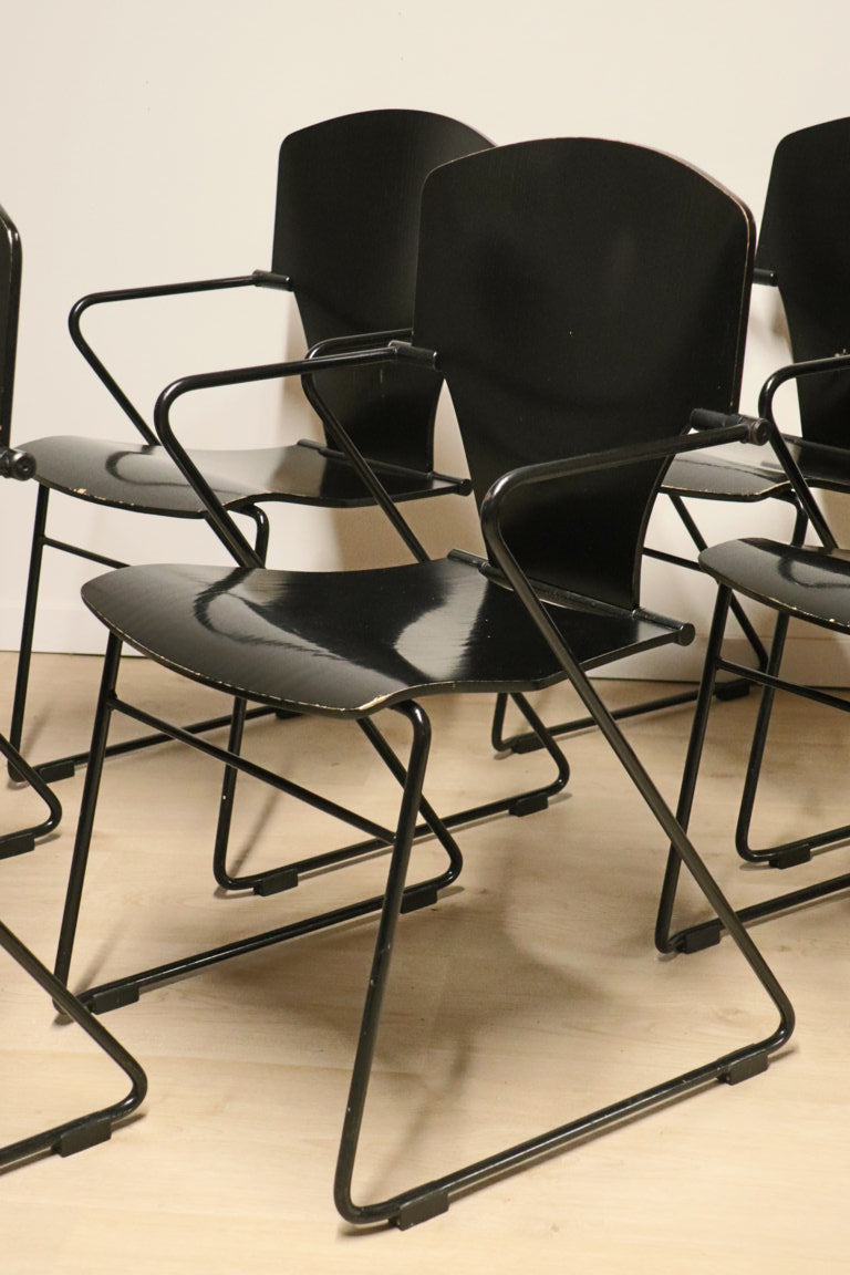 Série de 6 chaises minimaliste modèle "EGOA 300" par Josep Mora