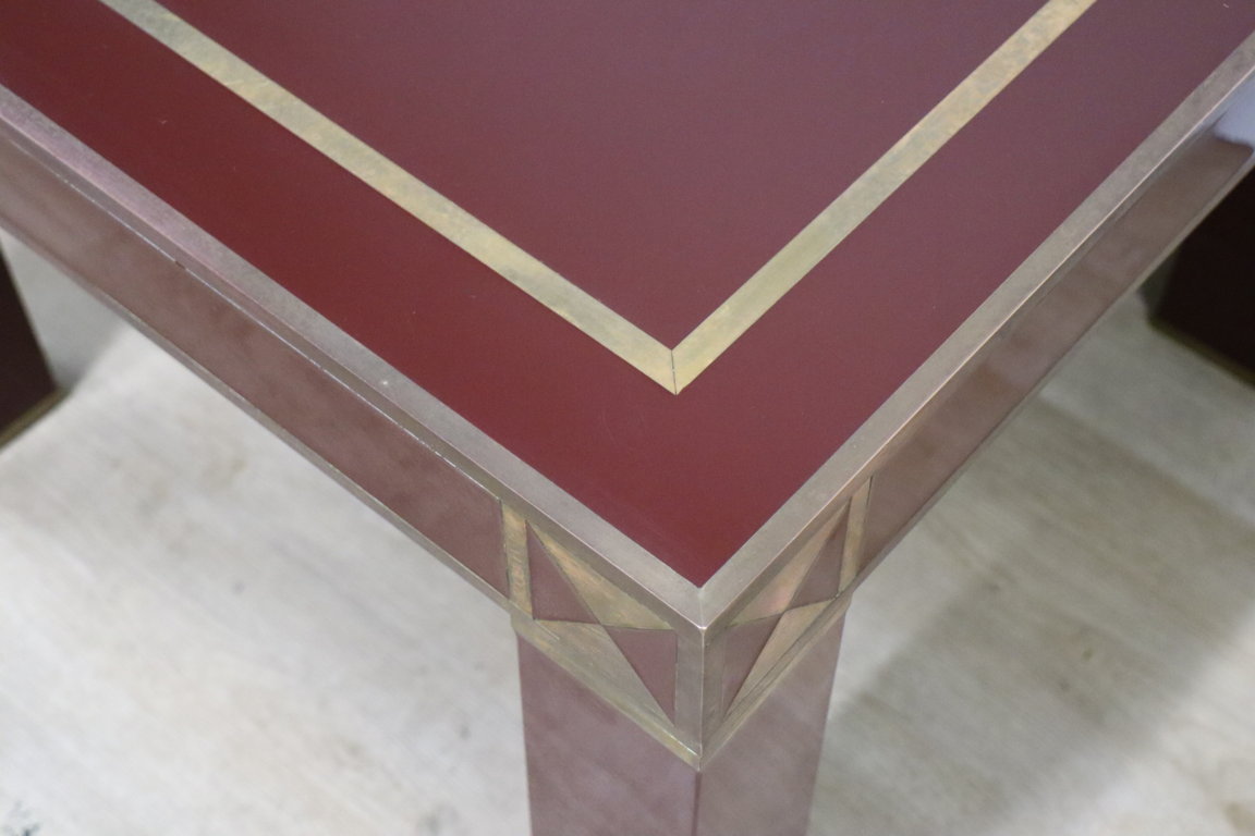 Table basse vintage Jean-Claude Mahey en bois laqué et laiton, 1970